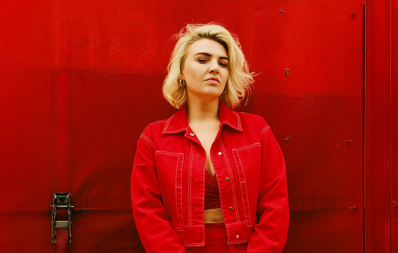 Redefining Confidence: The Power of Bold Fashion 1