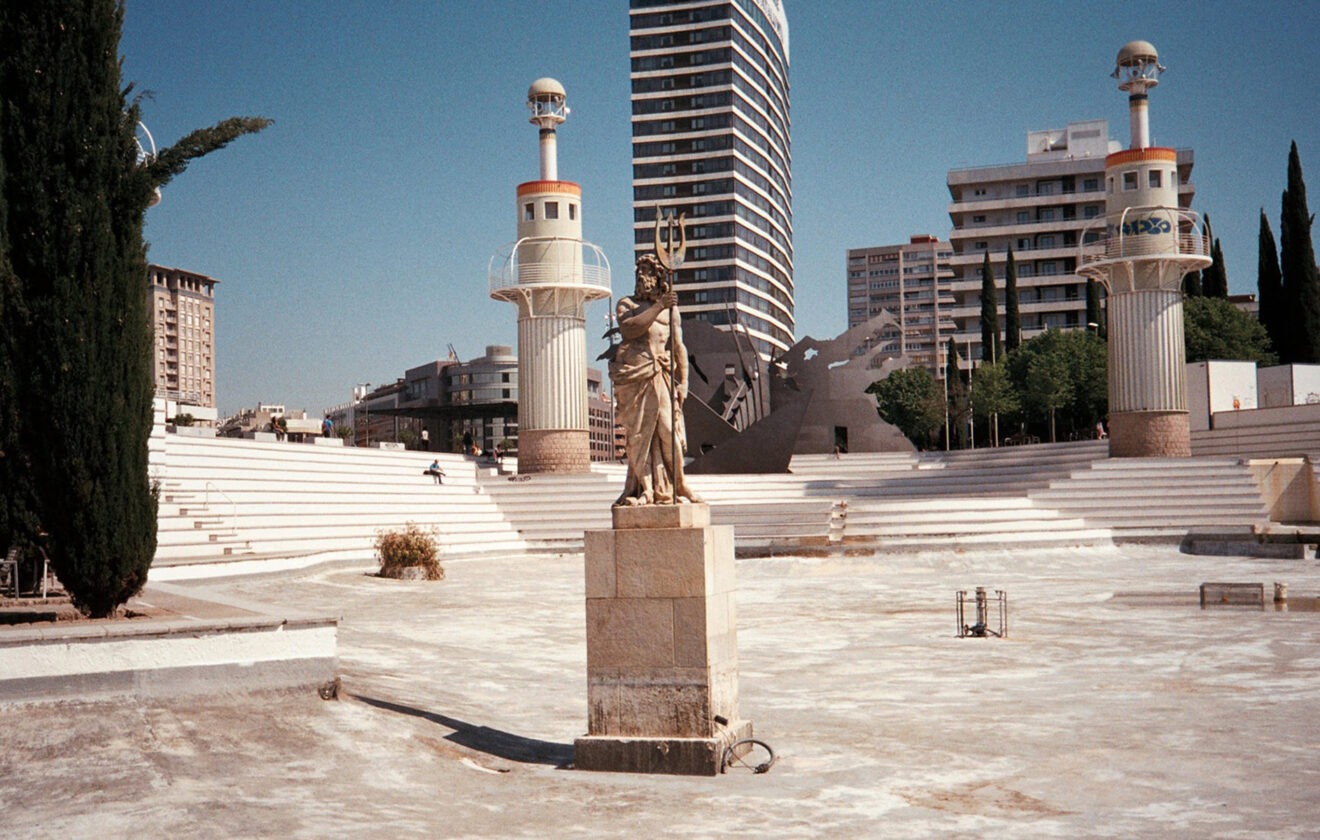 Iconic Urban Statues and Their Historical Significance 1