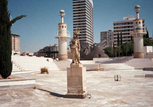 Iconic Urban Statues and Their Historical Significance 4