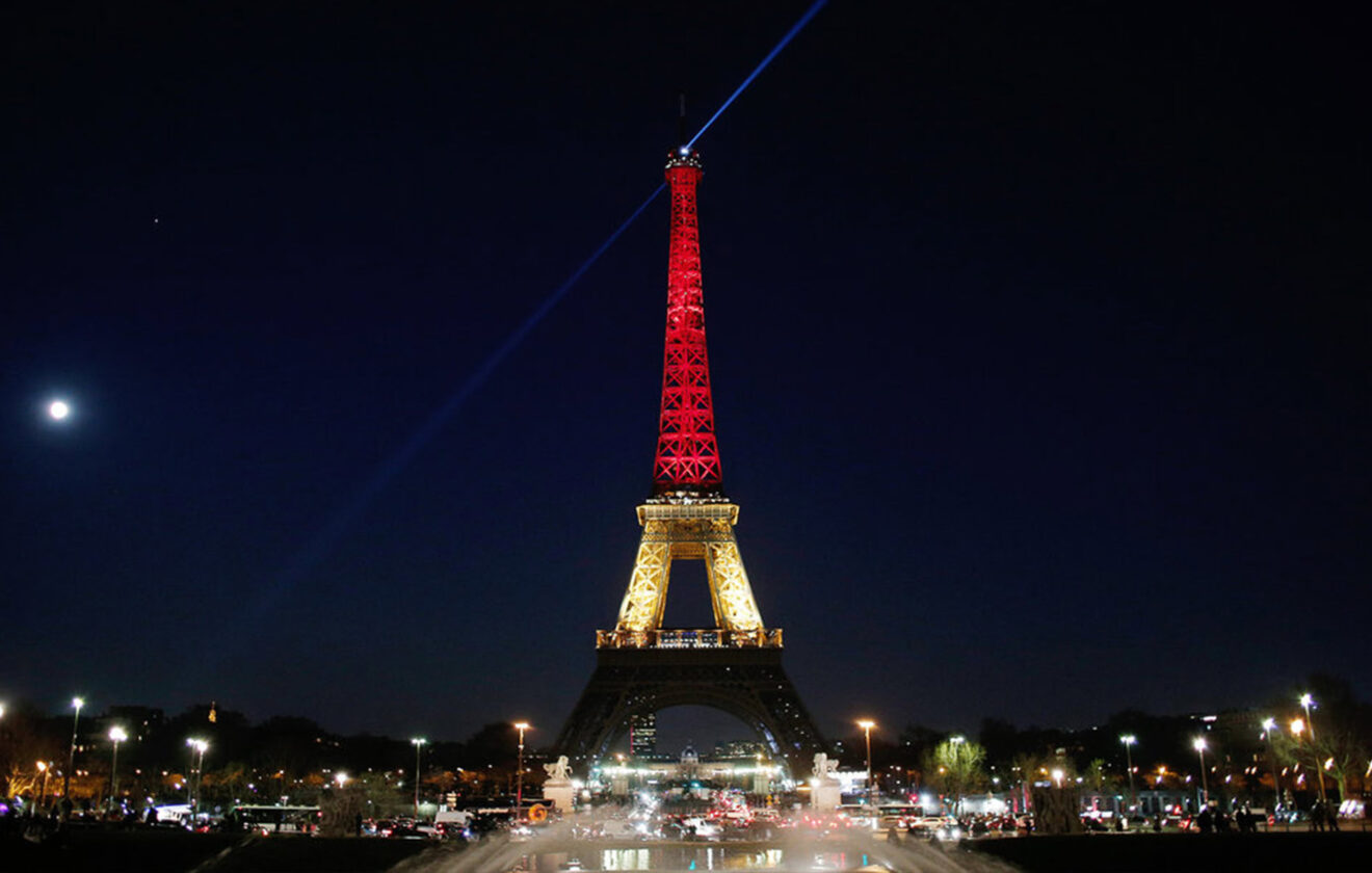 Paris Lights: Eiffel Tower's Nighttime Splendor 1