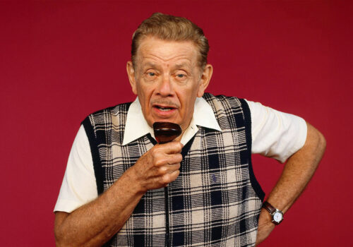 The Comedic Genius Behind the Iconic Characters of Sitcoms 9