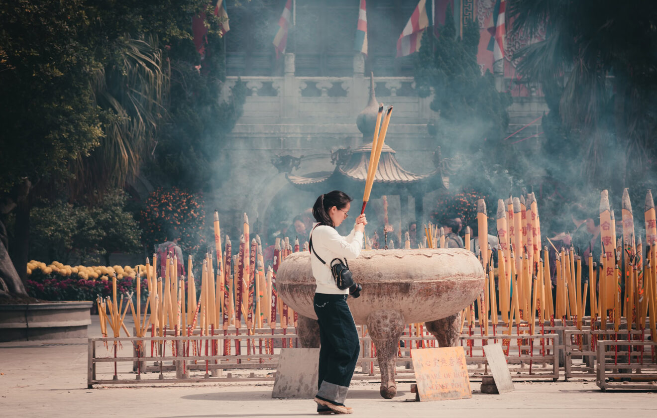 Traditional Rituals and Incense Offerings at the Temple 1